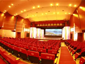 송화강 극장