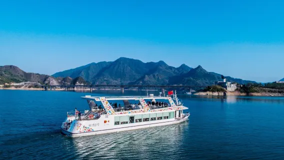 玩水避暑