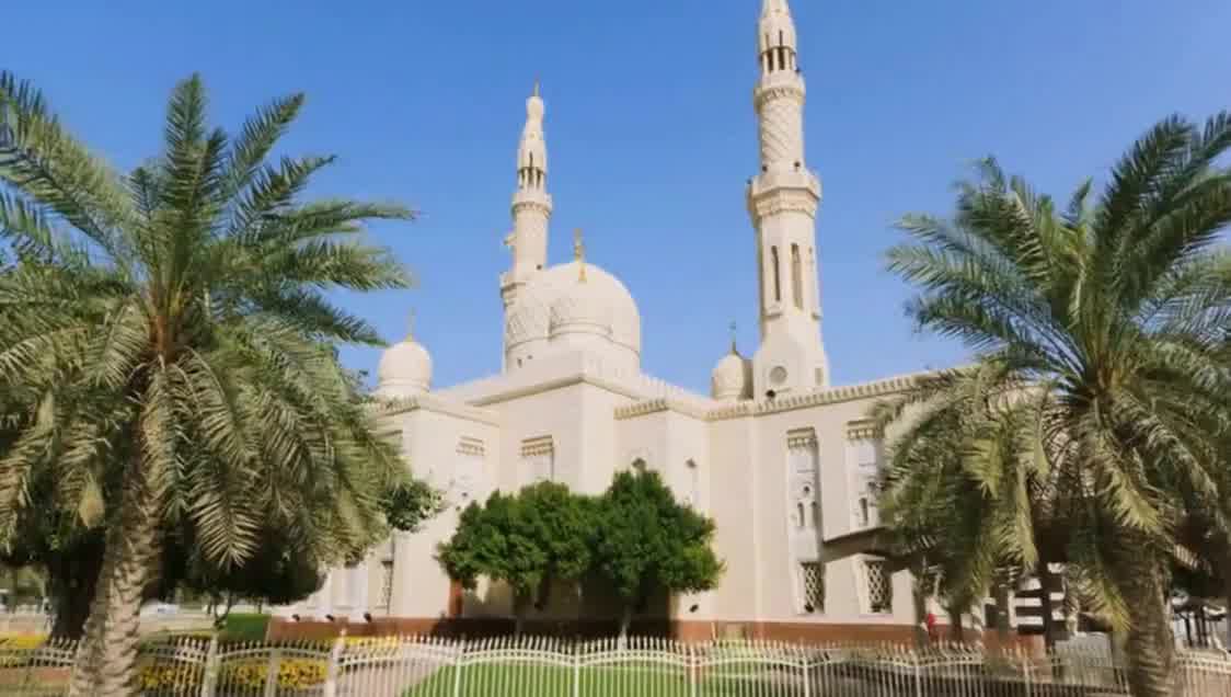 мечеть джумейра объединенные арабские эмираты. мечеть джумейра. дубай). знаменитые мечети. мечеть джумейра и культурный центр шейха мохаммеда.