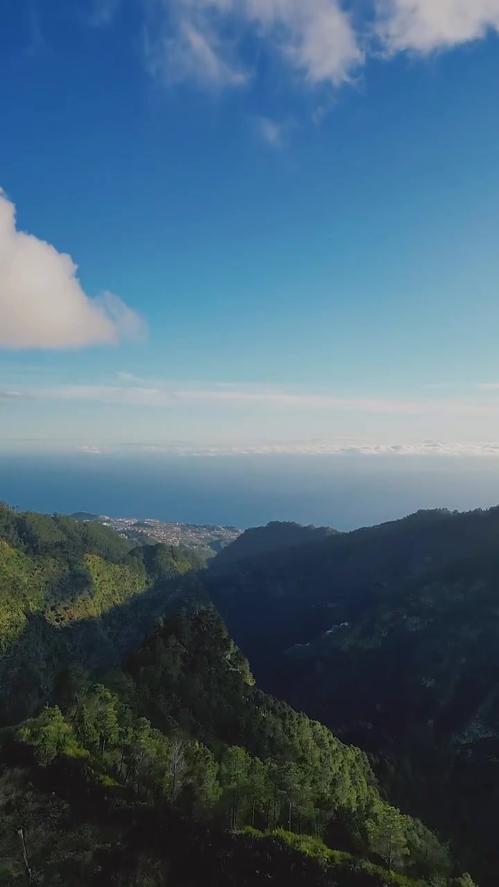 Accessible Beauty at Eira do Serrado: Unforgettable Views Made Effortless! 🌅🏞️
