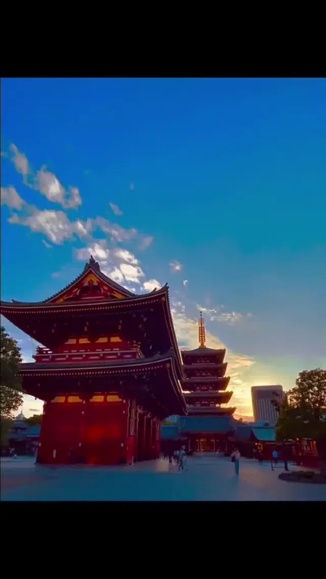 Explore the Beauty of Sensoji Temple in Japan 📍🇯🇵