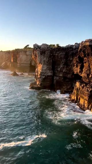 Discovering Boca do Inferno: Unraveling the Enigmatic Beauty of Cascais! 🌴🤩