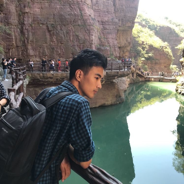 user-avatar