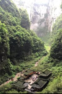 Choi J 孟清豪華下龍公寓優惠