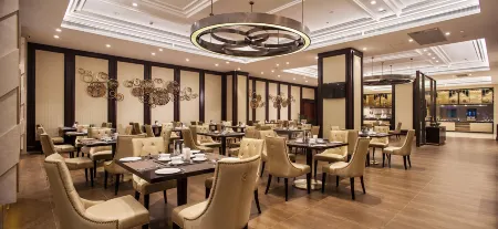 Yunhao Holiday Hotel Отели рядом с достопримечательностью «Chengdu Normal University»