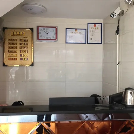Linglongwan Hotel (Wanzai Bus Station)