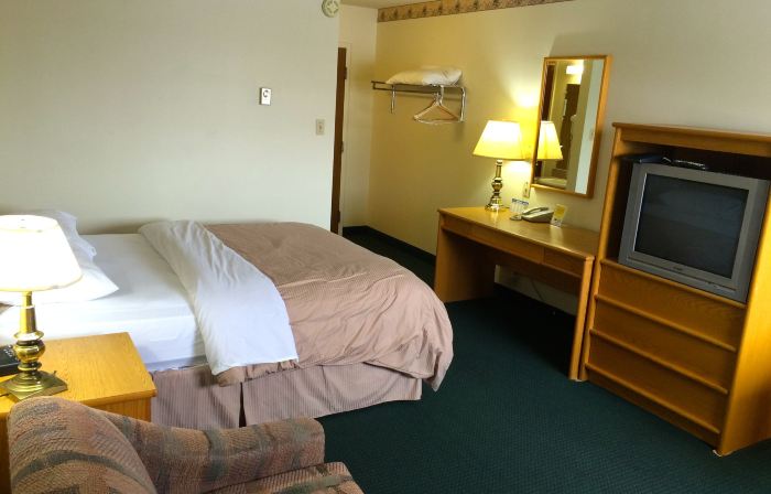 Colonial Inn