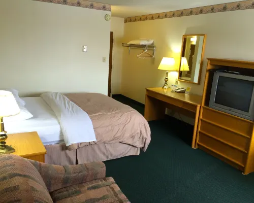 Colonial Inn Hotels in Brandon