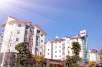 Xichang Qionghai International Apartment Hotel - Kondo