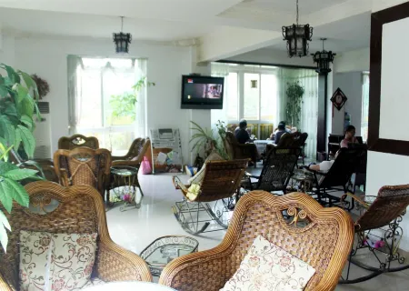 Miyi Miyu Business Hotel Отели рядом с достопримечательностью «Miyi Lisu Terraced Fields Scenic Area»