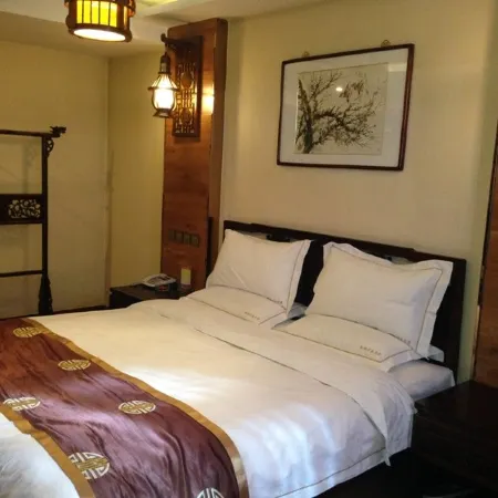 Lingqiu Jindi Hotel