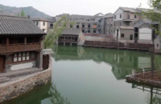 Wolong Fort Inn