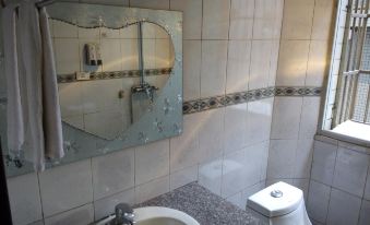 Happy Hotel