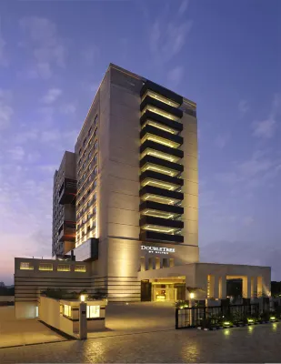 DoubleTree by Hilton Gurgaon Hotels in der Nähe von फारुख नगर