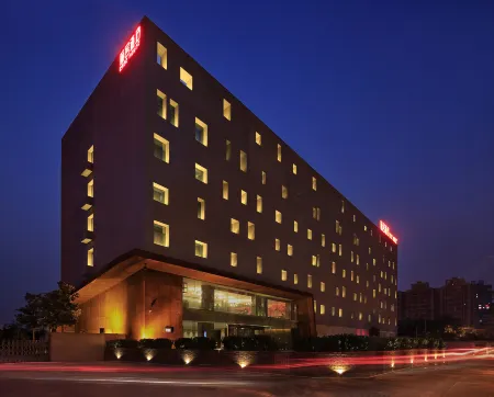 Ease House (Luoyang Longmen High-speed Railway Station)