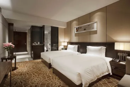 Ramada Plaza by Wyndham Xi'an South Отели рядом с достопримечательностью «Xi’an Innovation College of Yan’an University»