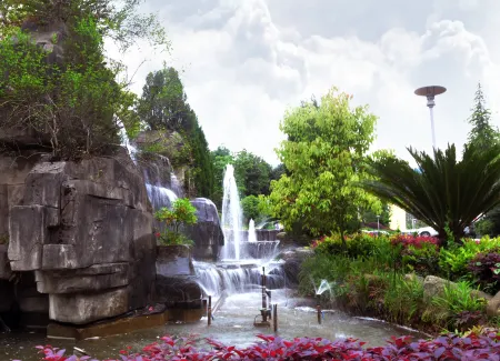 Jin Guan Hotel, Qianjiang, Chongqing Отели рядом с достопримечательностью «Chongqing Vocational Institute of Tourism»