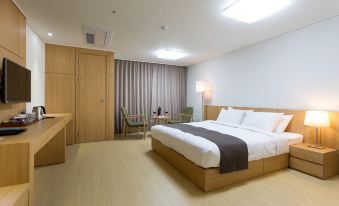 Hotel Logenir - Housity