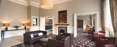 voco Edinburgh - Royal Terrace Отели рядом с достопримечательностью «Университет Эдинбург»