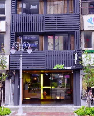 Ark Hotel - parkir