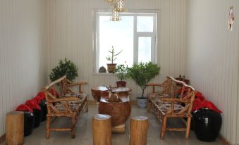 Changbai Mountain Forest Park Baiwei Guosongcun Farm House