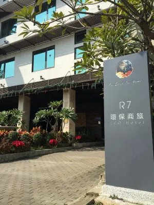 R7 Eco Hotel Hotels in Dream Mall/Jin-Zuan Night Market