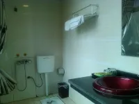 Huaying Xinsitong Hotel