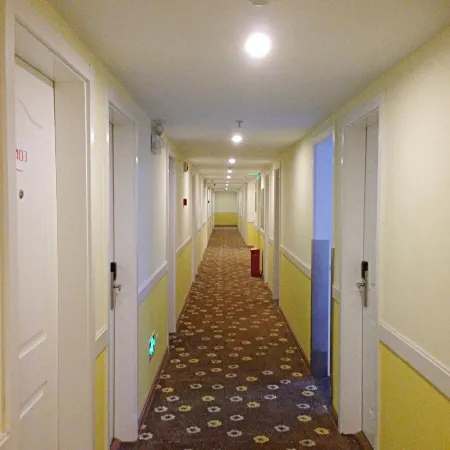 Home Inn Huayi Collection Hotel (Ninghai Daguan Garden China Mold City)
