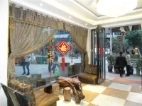 Luodian Chuncheng Hotel