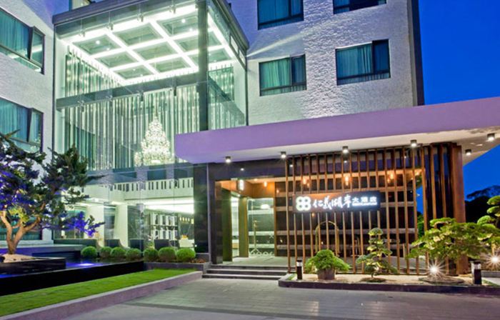 Renyi Lake Hotel