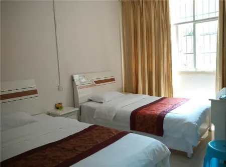 Fuquan Yifeng Business Hotel Отели рядом с достопримечательностью «Fuquan People's Square»