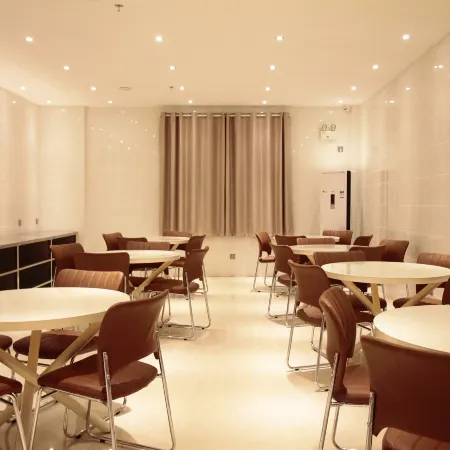Meiyijia Chain Hotel (Xinxiang New District Municipal Government)