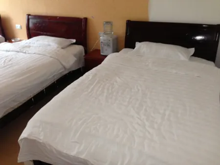 Chenfeng Hotel Отели рядом с достопримечательностью «The Site of the Red Army Forced the Wujiang River Boundary Battle»