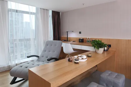 UEASY Hotel (Liuzhou Yaobu Ancient Town The Mixc)