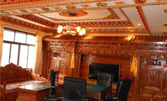 Zagunao Zangjia Theme Hotel - Housity