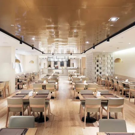 Crown Harbor Hotel Busan Отели рядом с достопримечательностью «Галерея «604»»