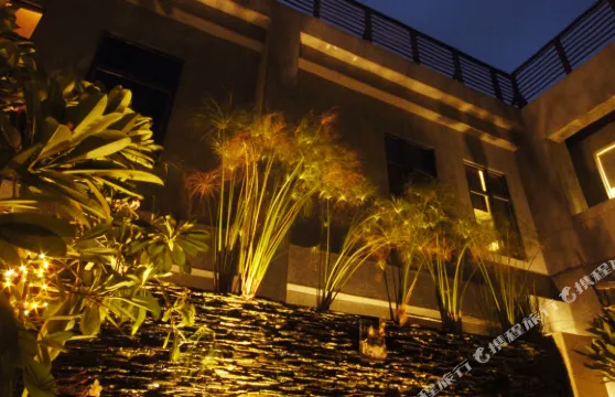 雲林斗南海悦SPA時尚汽車旅館