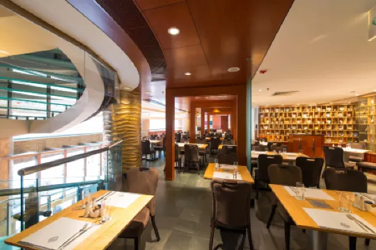 Empire Hotel Kowloon－Tsim Sha Tsui Отели рядом с достопримечательностью «Круг»