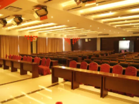 Ruhe Holiday Hotel Hotels in Runan