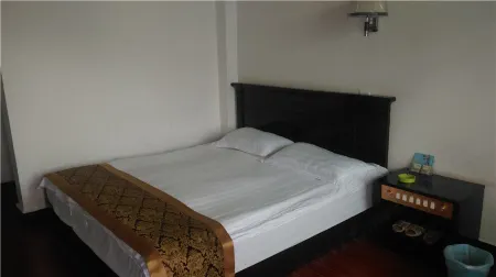 Lianghe Limin Hotel Отели в г. Лианхэ