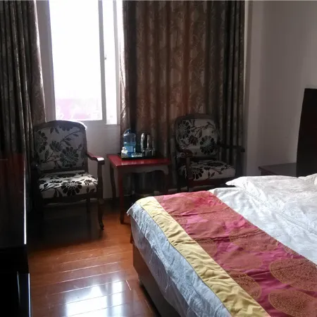Shidian Jinrui Hotel