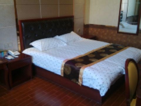 太仓情缘主题宾馆 - 标准大床房