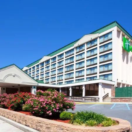 Ramada by Wyndham Cumberland Downtown