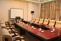 Afuer chain hotel - موقف سيارات