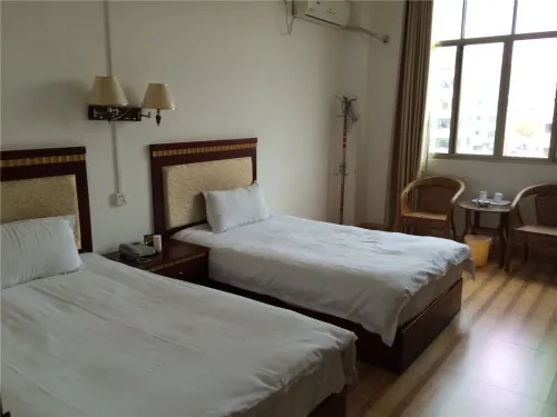 Xunwu Xinri Hotel