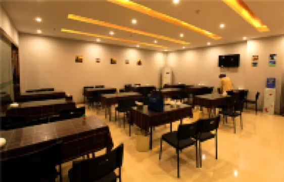 GreenTree Inn (Shangcheng Huangboshan Road)