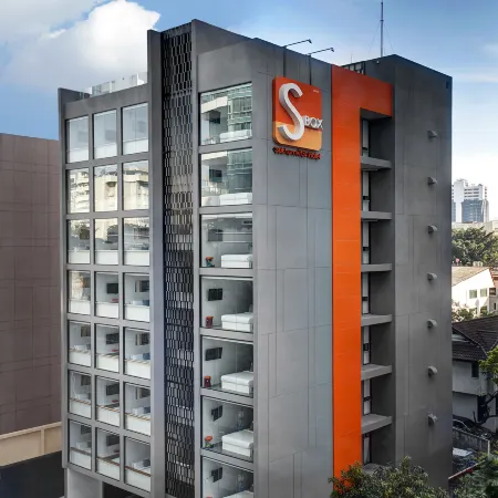 S Box Sukhumvit Hotel Отели рядом с достопримечательностью «Станция метро Sukhumvit»