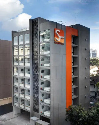 S Box Sukhumvit Hotel Hotels near Dinosaur Planet
