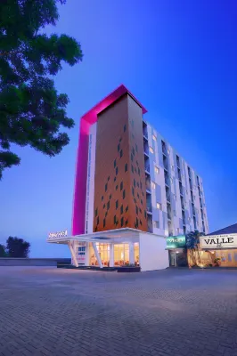 favehotel Simpang Lima - Semarang Hotels in Candisari