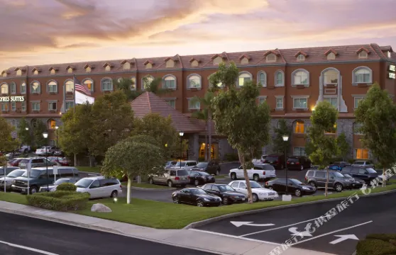 約巴林達艾爾套房酒店